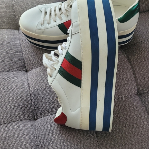 Gucci Other - Gucci Made in Italy Stone Texture